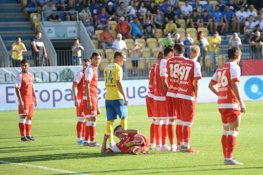 Ce noroc pe arădeni. Fanii vor putea urmări în număr mare meciul UTA - Petrolul Ploieşti