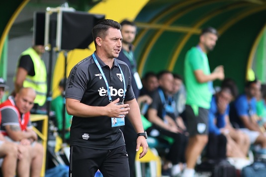 ”Greşeli foarte mari”. Ilie Poenaru a ”tunat” la adresa jucătorilor săi după Voluntari - UTA 3-0: ”Nu avem voie să ne prezentăm aşa”