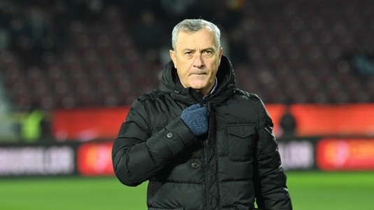 Mircea Rednic, atac cu talpa asupra jucătorilor "problemă" de la Rapid, înainte de meciul direct: "Nu ştiu când să bea, dar banul e pe primul plan"