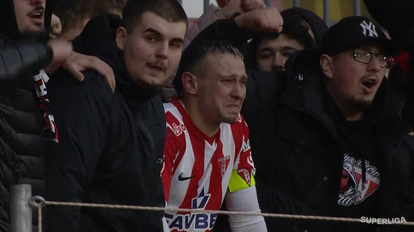 Valentin Costache a marcat ultimul gol la Arad, apoi şi-a luat la revedere de la UTA : ”O încărcătură mare, emoţii foarte mari. Le mulţumesc!”