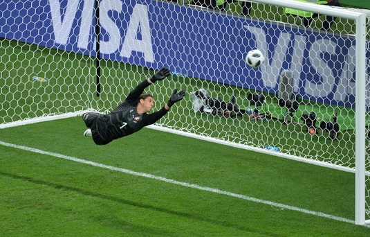 Elveţia rămâne fără portarul titular! De ce a părăsit Yann Sommer lotul