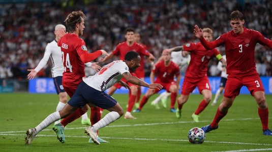 Reacţia lui Mihai Stoica, după penalty-ul controversat care a dus Anglia în finala EURO 2020: "Se poate da la simulare şi cu VAR"
