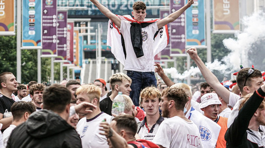 Finala Euro 2020 | Englezii s-au dezălnţuit! Fanii au făcut spectacol în afara stadionului Wembley, cu opt ore înainte de meci VIDEO