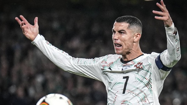 Cristiano Ronaldo, eliminat în eşecul Portugaliei. Superstarul lusitan a văzut direct cartonaşul roşu după ce şi-a lovit adversarul | VIDEO