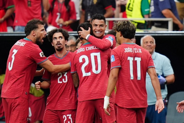 Panduru şi Angelescu au rămas fără cuvinte după seara istorică a lui Ronaldo: "Incredibil! La vârsta asta..."