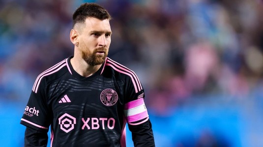 Messi i-a dăruit un tricou cu autograf şefului armatei ucrainene