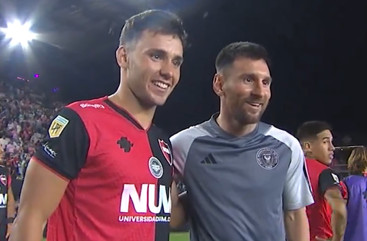 Superstar! VIDEO | Messi, asaltat de jucătorii lui Newells Old Boys pentru poze, după amicalul cu Inter Miami