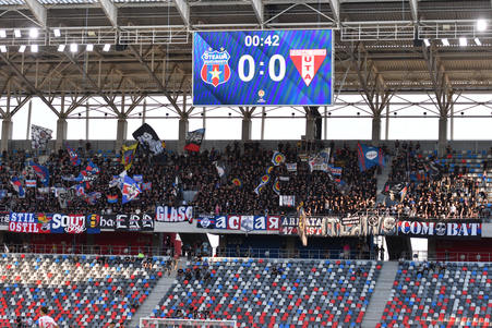 Ministrul Apărării afirmă că nu este de acord cu investirea de bani publici în clubul de fotbal Steaua