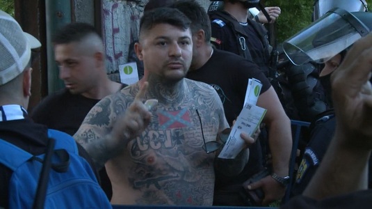 Liderul galeriei lui U Craiova 1948 a ”interzis” femeile în peluză cu Rapid. Ce a putut să strige acesta | VIDEO