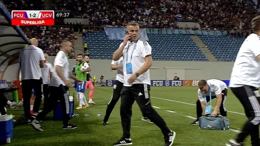EXCLUSIV | Camerele TV au surprins un telefon pe bancă după golul lui Compagno. MM, comentariu cu umor: "Vorbiţi de funie în casa spânzuratului"