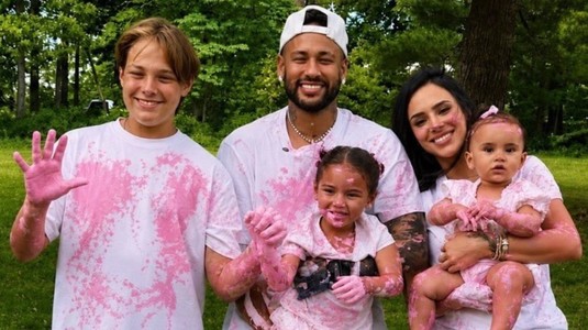 În timpul Cupei Mondiale, Neymar a anunţat că va fi din nou tată. Şedinţă foto şi video specială pentru starul brazilian