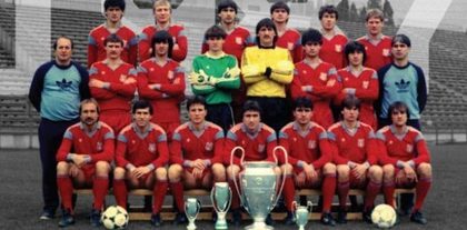 Ce a postat FCSB la 37 de ani de la câştigarea Supercupei Europei