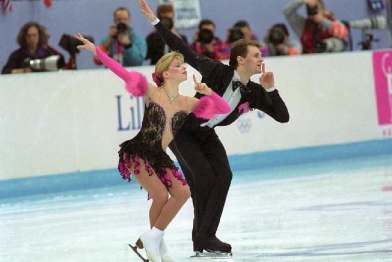 Evgenia Şişkova şi Vadim Naumov, campioni mondiali în anii ’90 la patinaj artistic, erau la bordul avionului prăbuşit la Washington