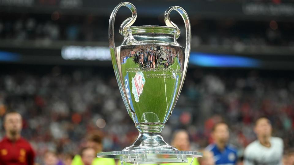 //i0.1616.ro/media/581/3142/38107/20180758/1/ucl.jpg