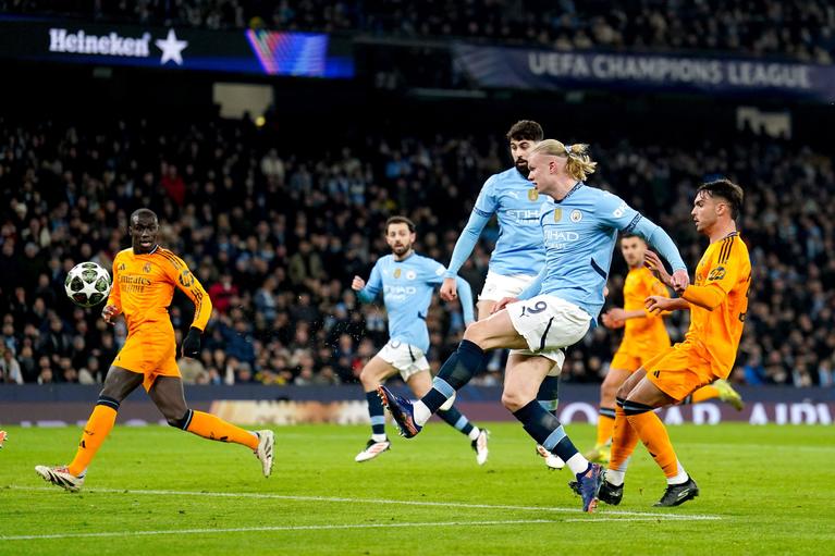 VIDEO | Champions League a revenit cu faza play-off-ului pentru optimi! Manchester City - Real Madrid se joacă acum