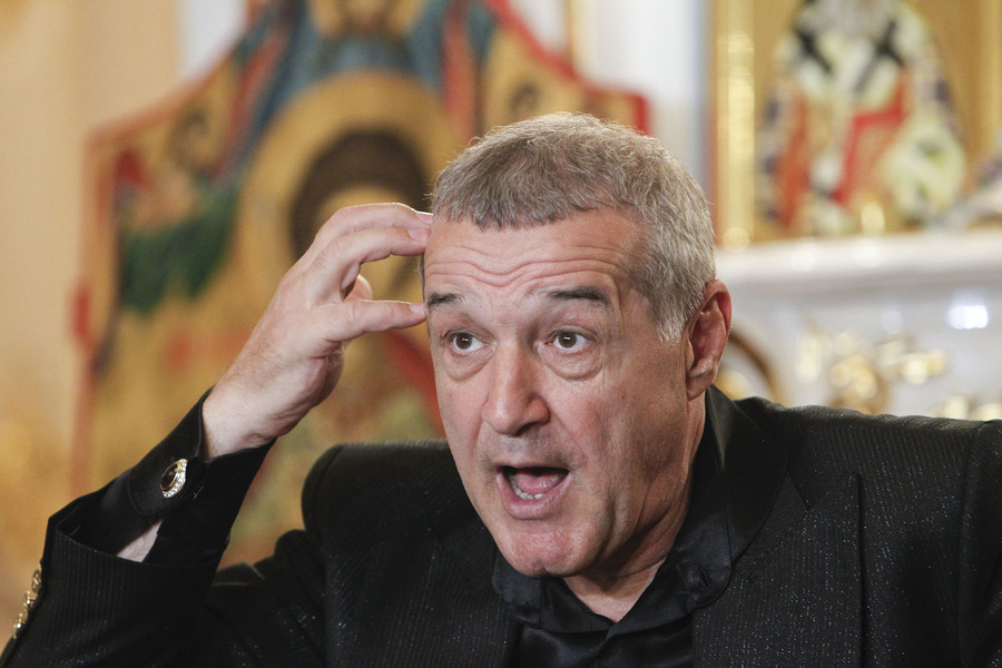 "Plâng ca bocitoarele după meci!" Reacţia lui Becali după eliminarea CFR-ului. Ce spune de henţul lui Traore, "mare cât Casa Poporului"