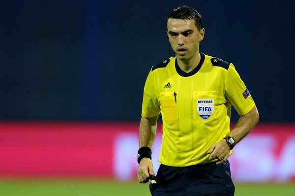 Ovidiu Haţegan arbitrează meciul CFR Cluj – Gaz Metan Mediaş
