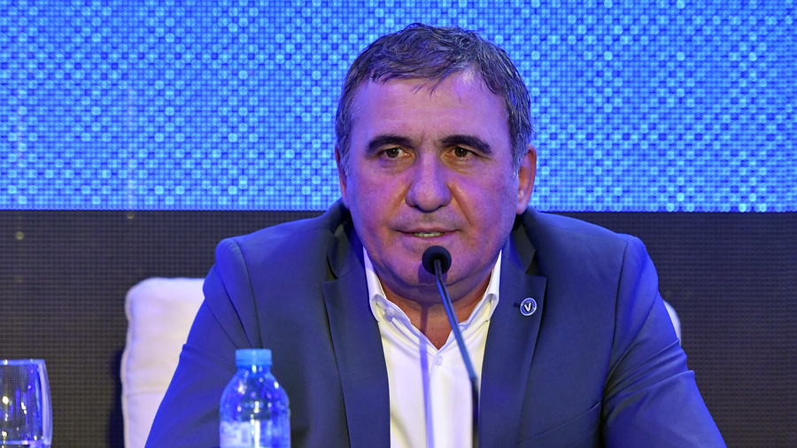 "Sunt mic, dar zic lucruri mari". Hagi şi un nou discurs-manifest: "Ne-au luat-o înainte, suntem depăşiţi!". Ce soluţii oferă pentru un fotbal mai bun