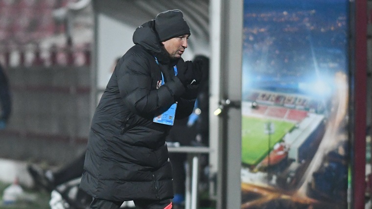 VIDEO | Petrescu, după 0-1 cu UTA: "Am pierdut din cauza ghinionului!". Discurs în stil propriu "Să nu ne facem iluzii, avem 10% şanse cu Roma"