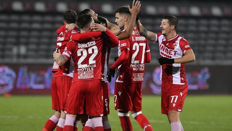 Iese Dinamo din "groapă"? Directorul de marketing anunţă: "Vom face un contract în perioada următoare"