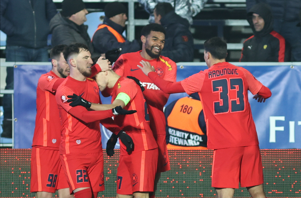 //i0.1616.ro/media/581/3142/38109/21012585/11/fc-voluntari-fcsb-superliga-superbet-12-02-2023-1.jpg