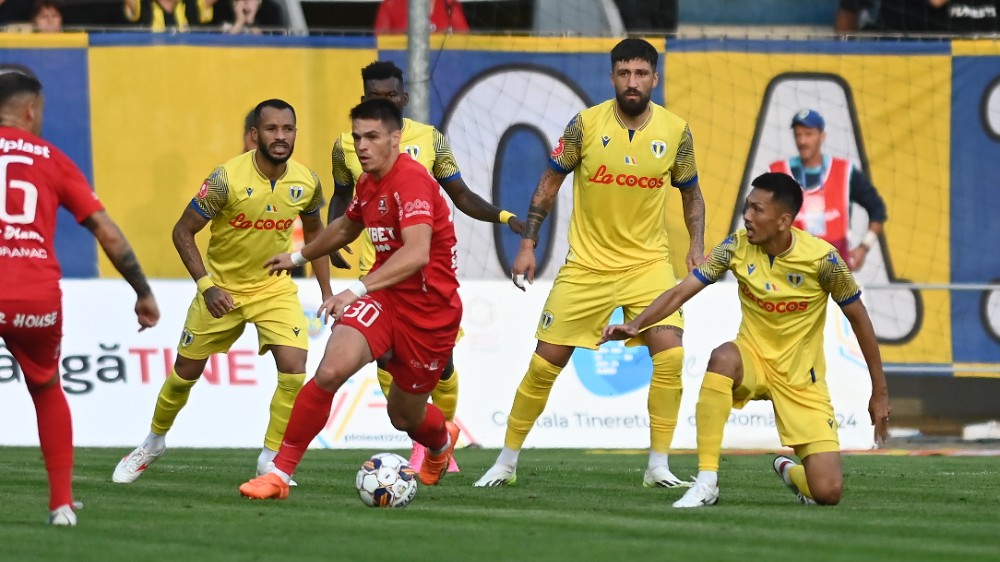 SUPERLIGA ROMANIA: CFR 1907 CUJ-FC HERMANNSTADT, Cluj-Napoca, 20 December  2020 Sota Mino (L) and