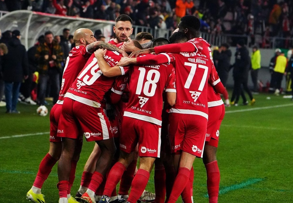 //i0.1616.ro/media/581/3142/38109/21494076/3/dinamo-otelul-1.jpg