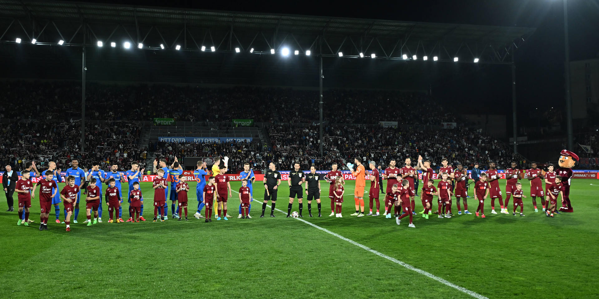 Delegare controversată pentru derby-ul FCSB - CFR Cluj, în urma căruia „roş-albaştri” vor primi titlul de campioni ai României
