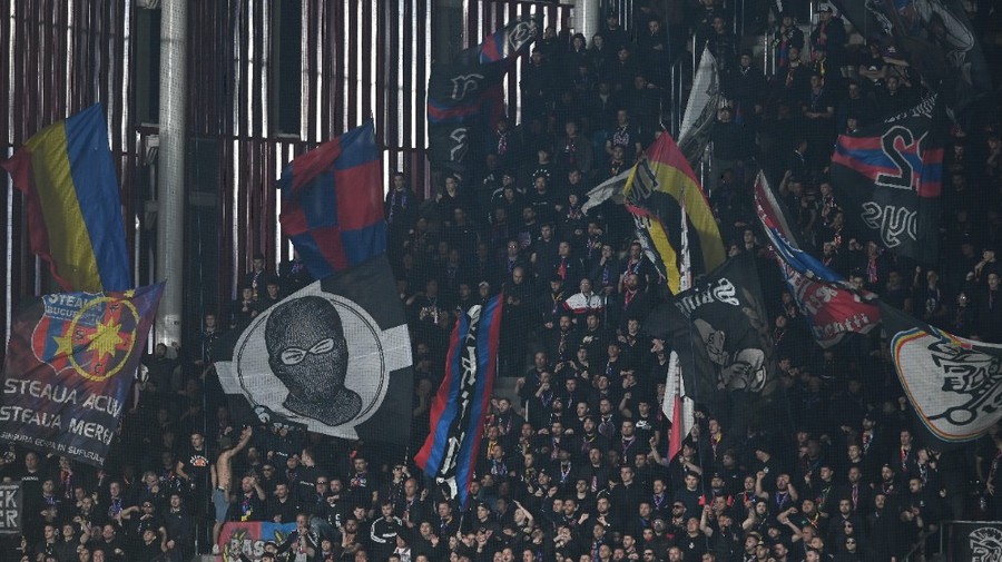 Galeria FCSB-ului se revoltă, după ce a aflat câte bilete a primit pentru derby-ul cu Rapid: „“Încă o dată îşi arată caracterul murdar!”