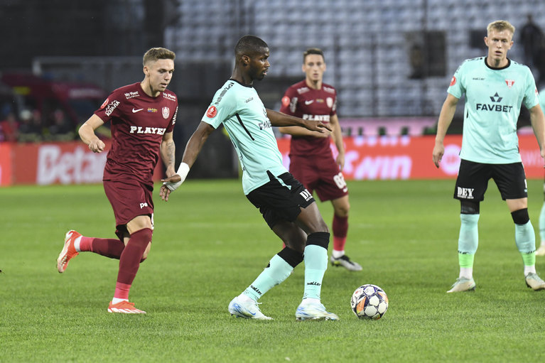 VIDEO | CFR Cluj - UTA Arad 1-2, în direct la Prima Sport 1. Omondi readuce oaspeţii în avantaj