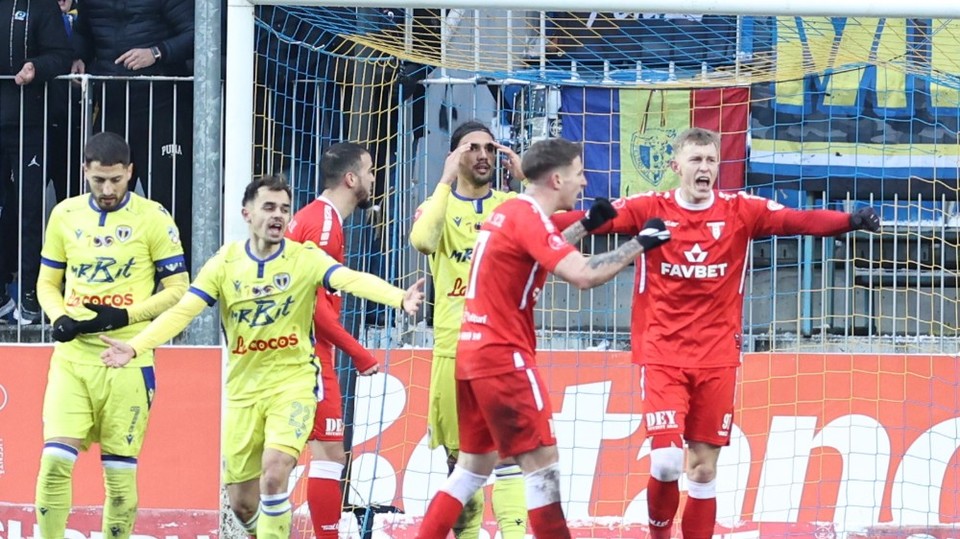 //i0.1616.ro/media/581/3142/38109/21935176/1/petrolul-ploiesti-uta-arad-superliga-superbet-15-02-2025-3.jpg