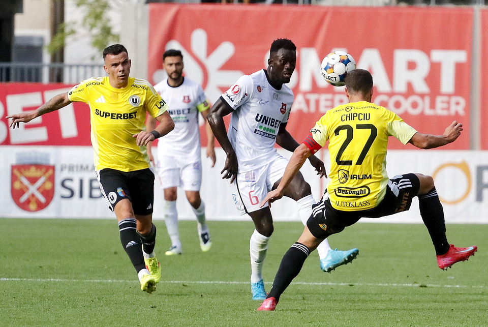 //i0.1616.ro/media/581/3142/38109/22116552/4/afc-hermannstadt-sibiu-fc-universitatea-cluj-superliga-superbet-03-08-2025.jpg