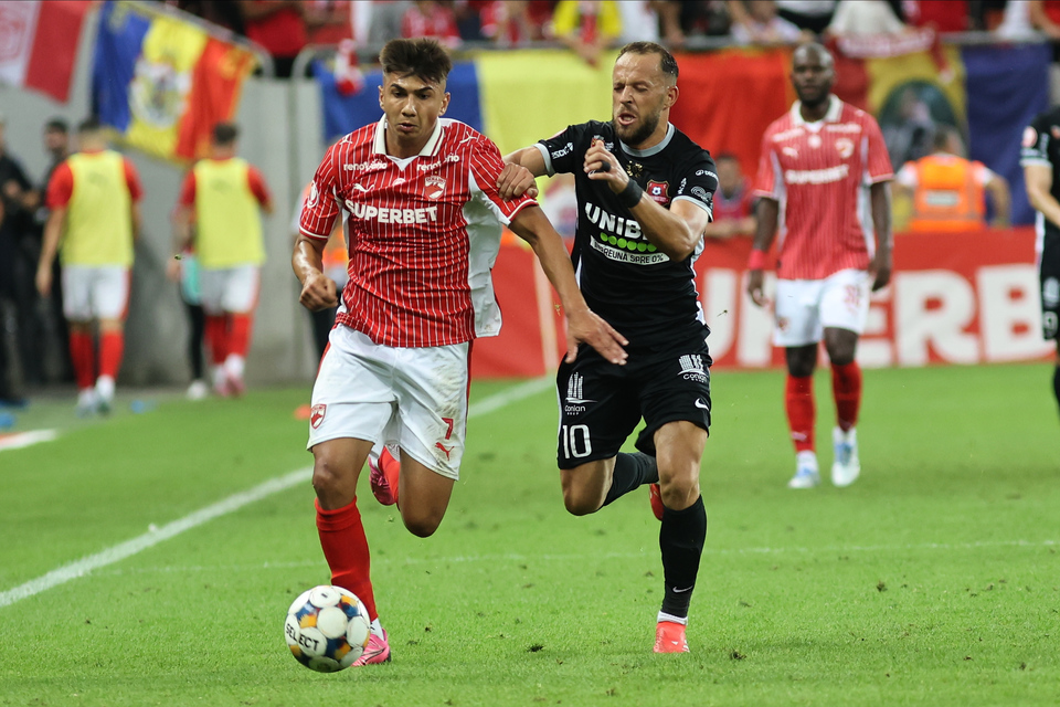 //i0.1616.ro/media/581/3142/38109/22147978/3/dinamo-bucuresti-afc-hermannstadt-sibiu-superliga-superbet-30-08-2025.jpg
