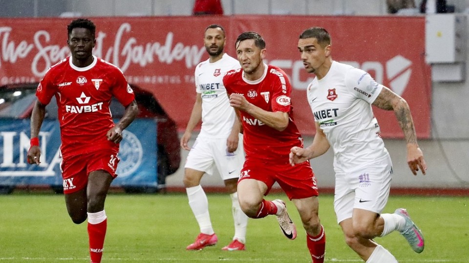 //i0.1616.ro/media/581/3142/38109/22214165/1/afc-hermannstadt-sibiu-uta-arad-superliga-superbet-play-out-26-04-2025.jpg
