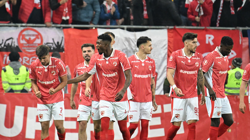 //i0.1616.ro/media/581/3142/38109/22250369/1/dinamo-bucuresti-cfr-cluj-superliga-superbet-31-10-2025-5.jpg
