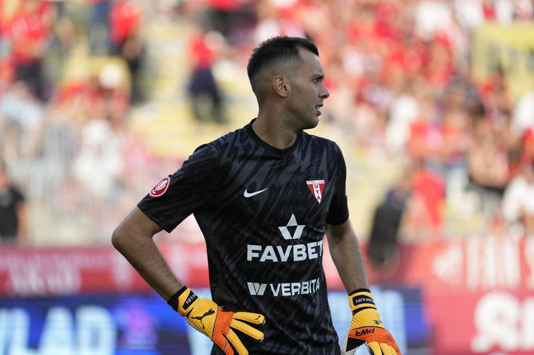 Surpriză mare! Uitat pe banca de rezerve de Adrian Mihalcea, Deja Iliev a plecat de la UTA şi s-a înţeles cu o echipă cu pretenţii la titlu din SuperLiga