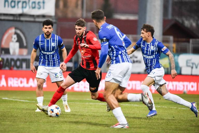 VIDEO | Csikszereda - Farul, în direct pe Prima Sport 1 şi PrimaPlay.ro. Primă repriză săracă în ocazii
