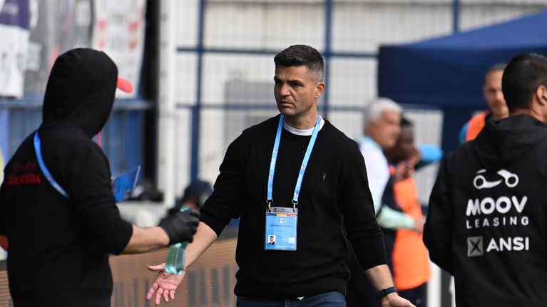 „Nu am înţeles nimic din ce a arbitrat azi Ovidiu Robu”! Florin Bratu a răbufnit la adresa arbitrajului: „Explicaţie? Ce explicaţie? Nu te bagă nimeni în seamă”