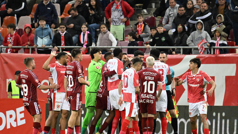 //i0.1616.ro/media/581/3142/38109/22459152/1/dinamo-bucuresti-rapid-bucuresti-play-off-superliga-superbet-26-04-2026-5.jpg