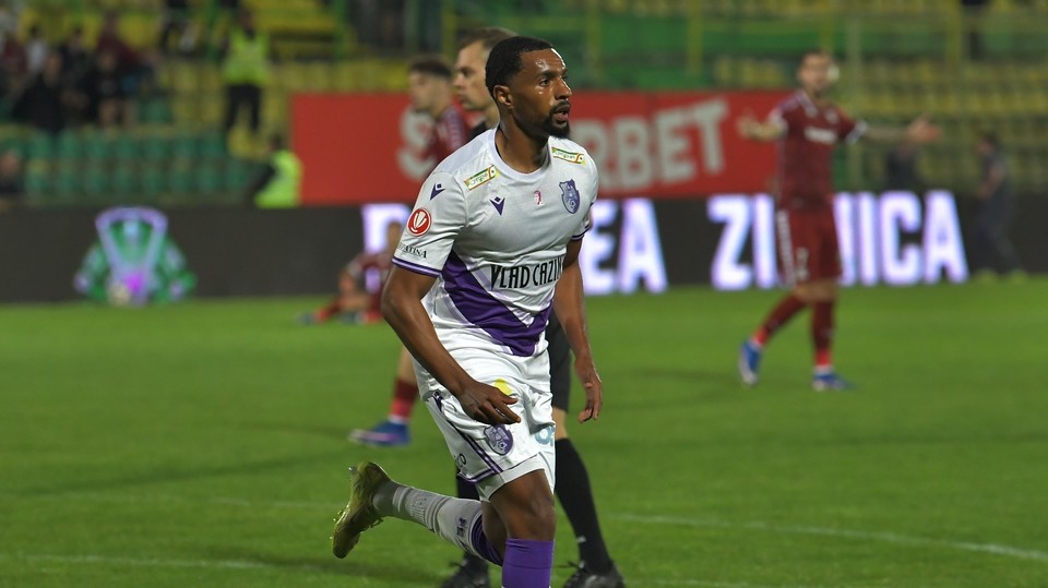 //i0.1616.ro/media/581/3142/38109/22496204/1/fc-arges-fc-rapid-bucuresti-superliga-superbet-play-off-15-05-2026-1.jpg