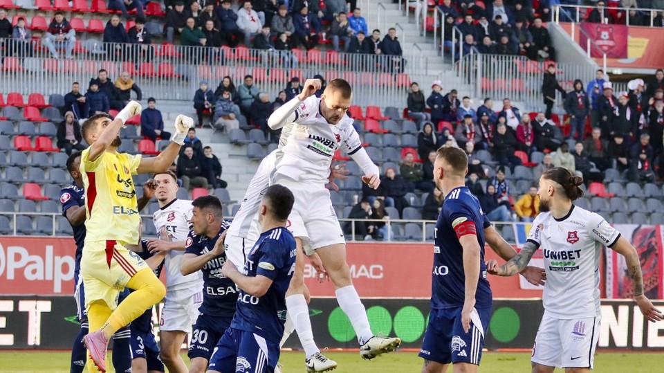//i0.1616.ro/media/581/3142/38109/22501391/1/afc-hermannstadt-sibiu-fc-botosani-superliga-superbet-27-02-2026-1.jpg