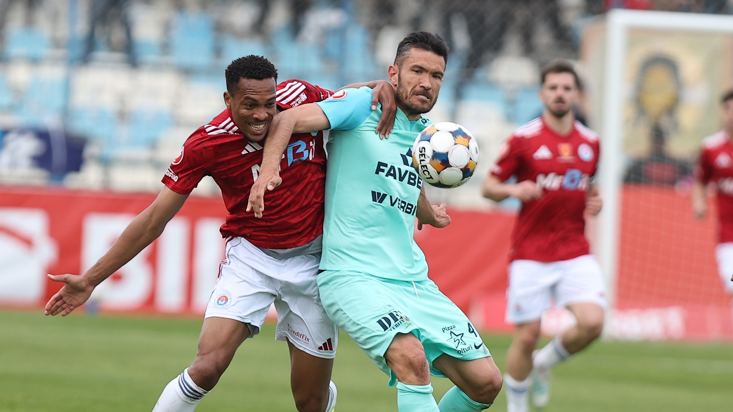 VIDEO | UTA - Oţelul, LIVE pe Prima Sport 1 şi PrimaPlay.ro! Patrick înscrie un gol superb înainte de pauză