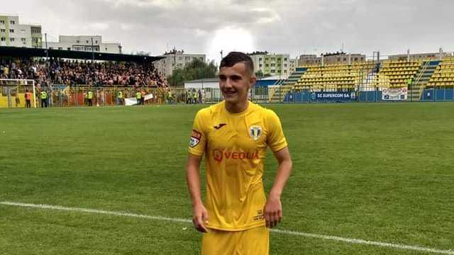 "Lovesc mingea şi driblez la fel ca Hagi". Unde joacă tânărul care şi-a permis să refuze FCSB, Dinamo şi Viitorul
