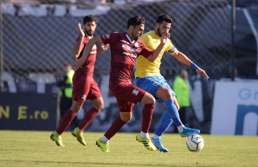 Meci incredibil în Liga 2.  VIDEO | Petrolul - Rapid 0-0. Giuleştenii au avut doi jucători eliminaţi şi un gol anulat, iar gazdele au ratat de trei ori de la 11 metri