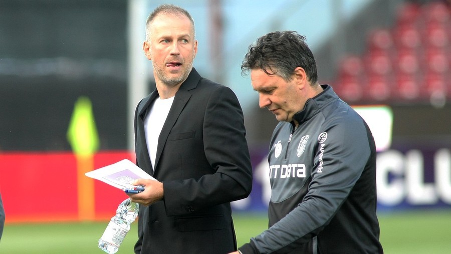 NEWS ALERT | Edward Iordănescu, la un pas de revenire. Antrenorul s-a înţeles cu o echipă de tradiţie din Liga 2