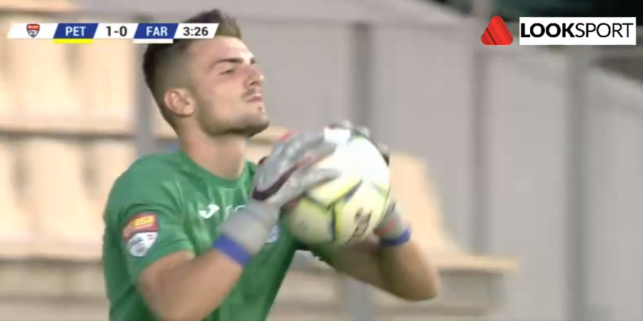 VIDEO | Portarul Farului, "cadou" pentru Petrolul. Gafă mare în startul meciului!