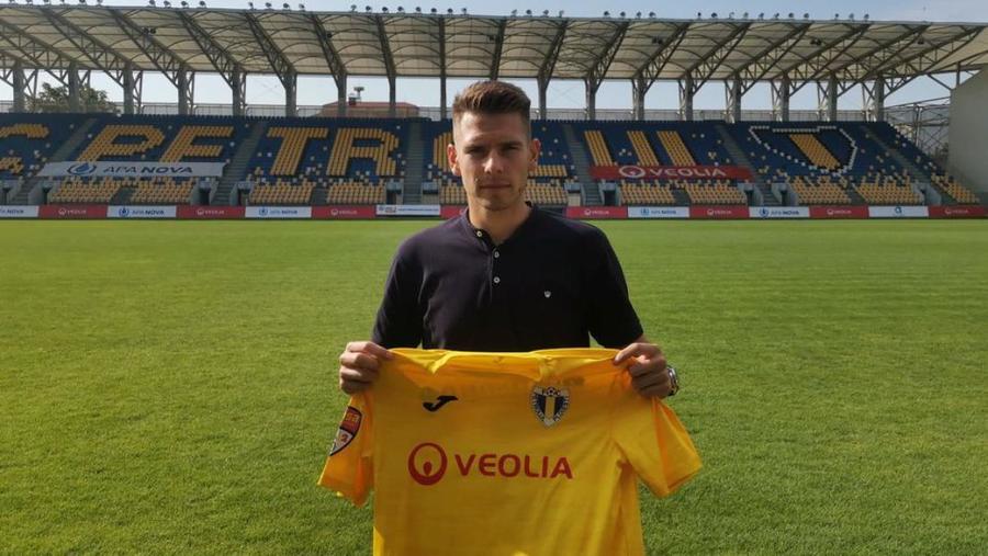 A venit şi un portar. Petrolul şi-a prezentat ultimul transfer, chiar înainte de meciul cu Ripensia