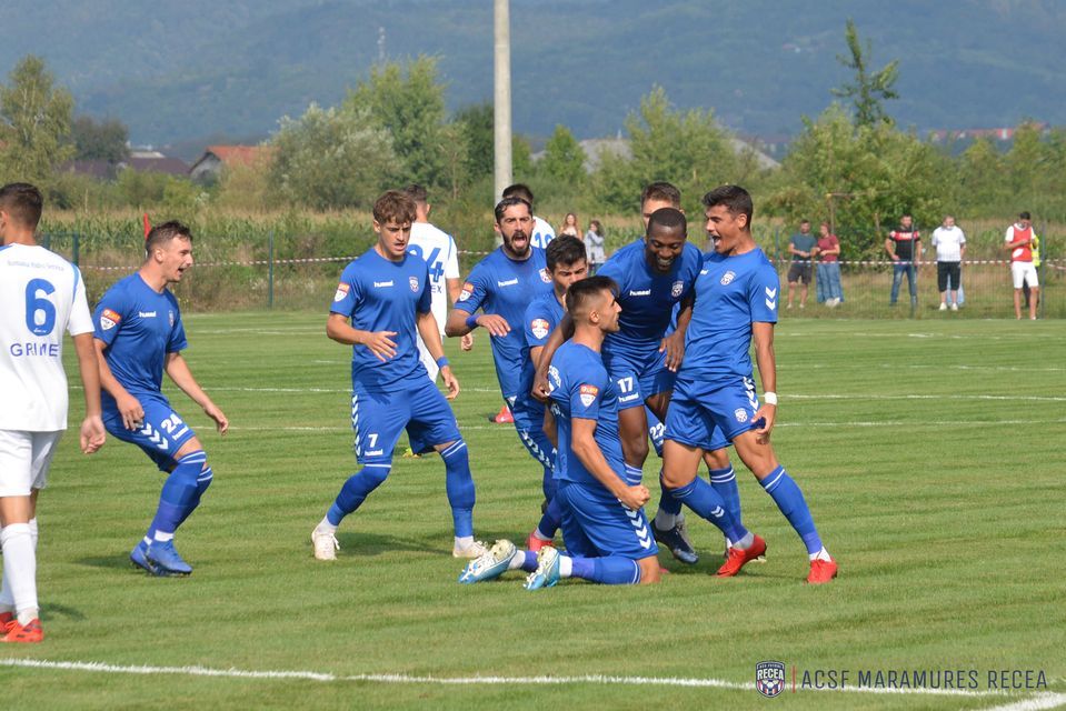 //i0.1616.ro/media/581/3142/38110/19501593/2/fotbal-comuna-recea-viitorul-pandurii-5.jpg