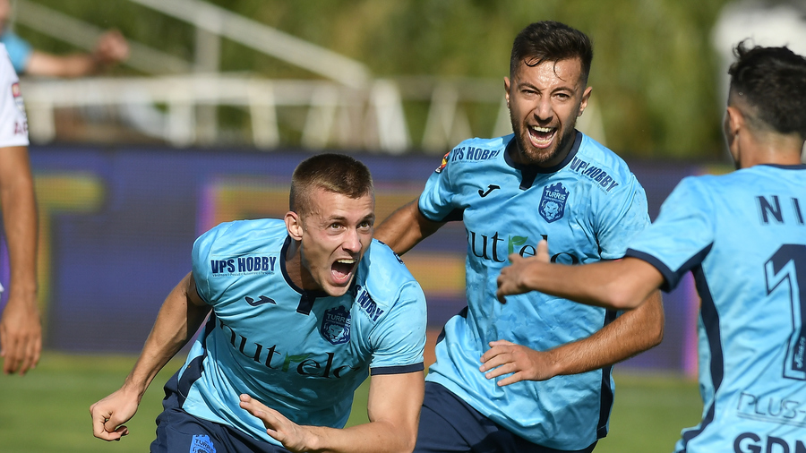 VIDEO | Turris Turnu Măgurele - U Cluj 1-4. ”Şepcile roşii” au făcut spectacol în Oltenia şi urcă pe locul secund în campionat 