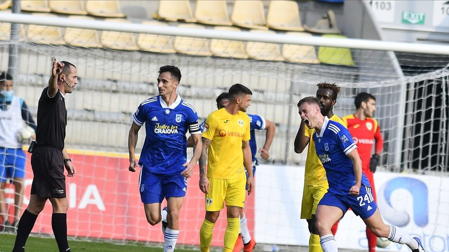 FC ”U” Craiova e pe primul loc în Liga 2, după victoria de pe terenul celor de la Petrolul Ploieşti. VIDEO